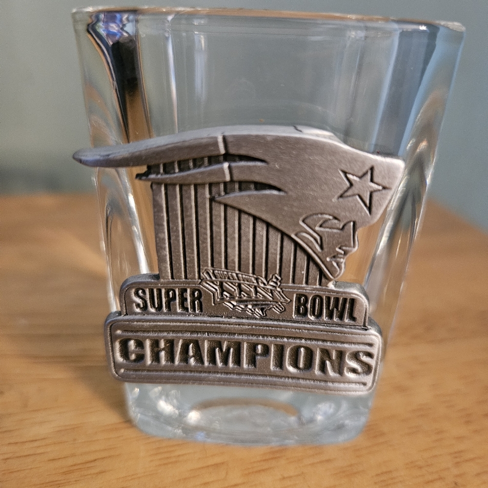 Superbowl XXXVI shot glass. New England Patriots.  2002. Excellent condition.